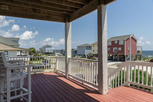 40 East Peach Bound by Oak Island Accommodations - featured photo