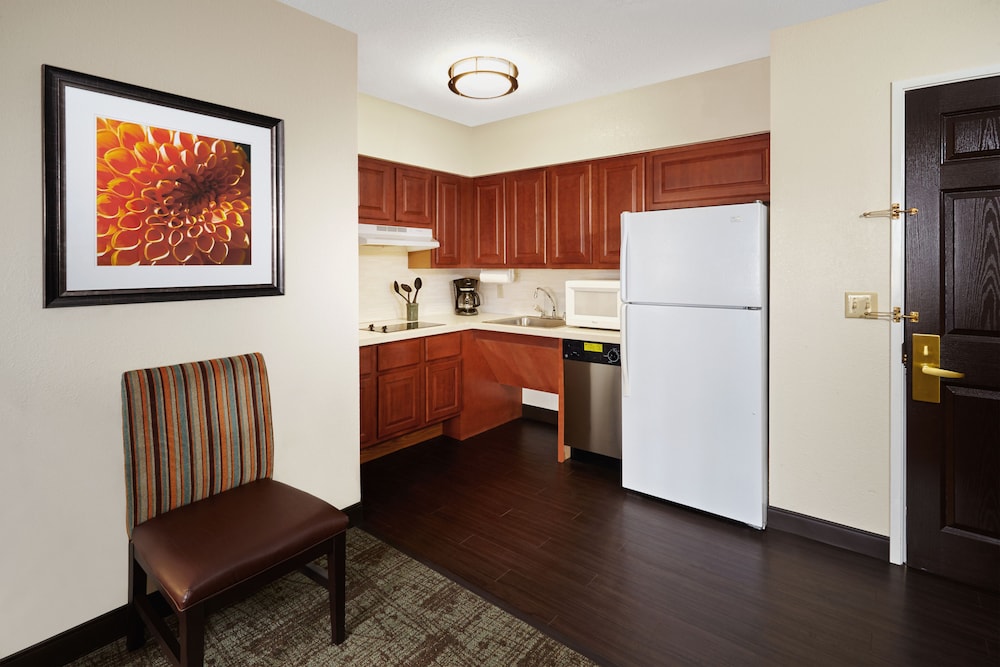 Staybridge Suites South Springfield by IHG - photo 17