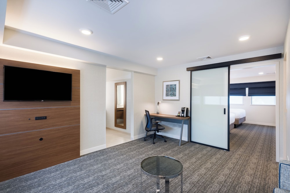 Holiday Inn Express Boston Waltham an IHG Hotel - photo 2