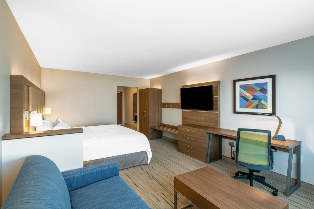 Holiday Inn Express & Suites Phoenix Airport North by IHG - photo 53