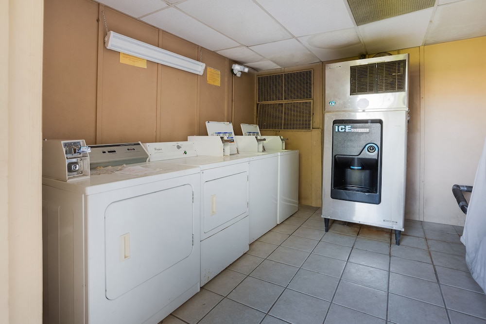 OYO Hotel Tyler Lindale - photo 22