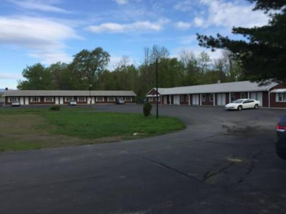 Peloke's Motel - photo 11