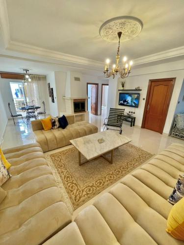 Superbe Appartement Avec Cheminee — 4-Star Luxury Hotel in Tangier, Morocco