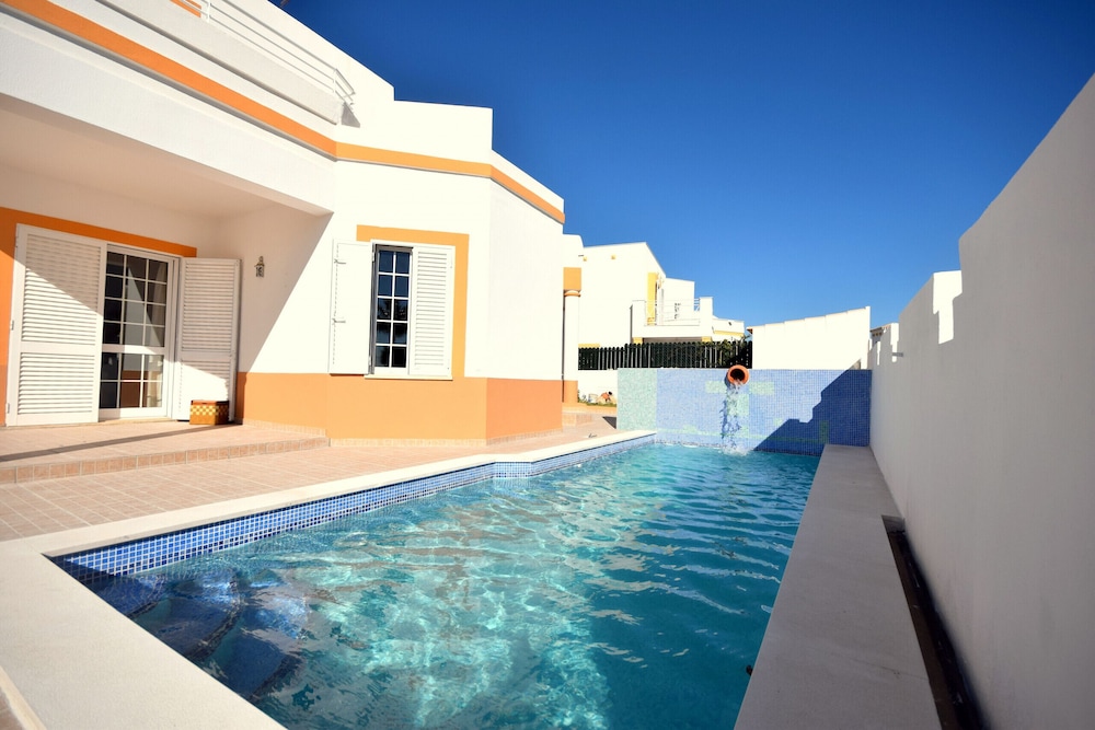 Villa Na Galé com Piscina Privada V3 — 4-Star Luxury Hotel in Albufeira, Portugal