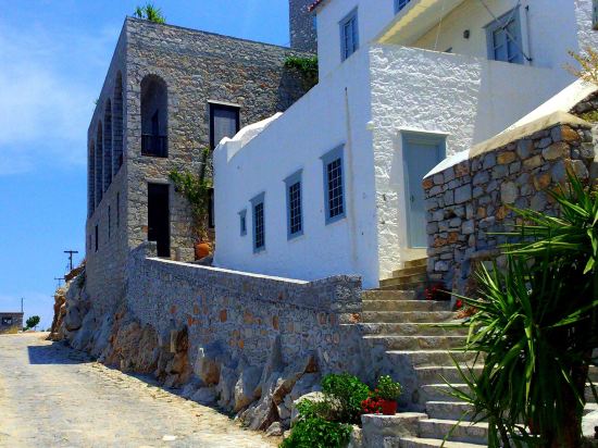 Villa Castello — 4-Star Luxury Hotel in Ydra, Greece