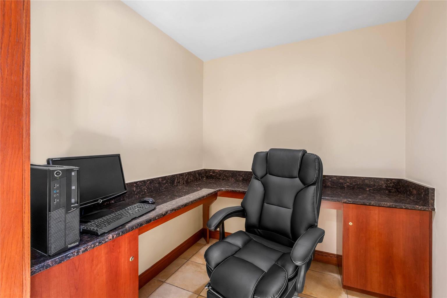 Econo Lodge Woodbridge - photo 32
