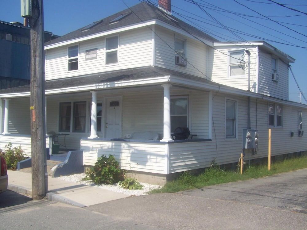Nautical Motel - photo 2