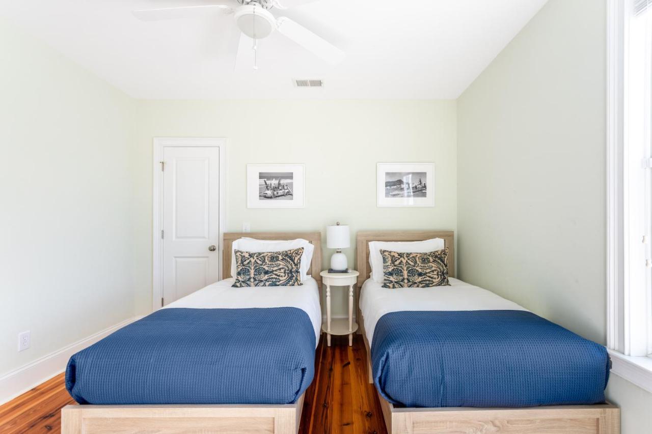 Sea Shell by Avantstay Breezy Beachside Getaway w Rooftop Deck & 6 BRs - photo 23