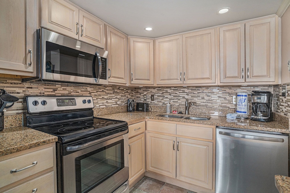 0304 Waters Edge Resort 1 Bedroom Condo by RedAwning - photo 6