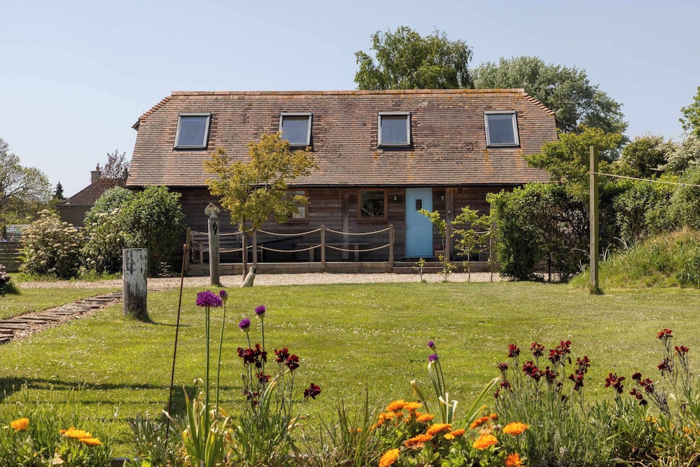Countryside Escape for 6 in West Wittering in Chichester, United Kingdom