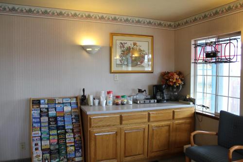 Economy Inn Watsonville - photo 24