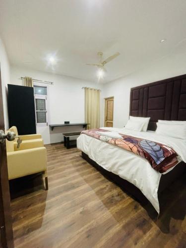 Tolstoy inn - carbon neutral hotel in Srinagar