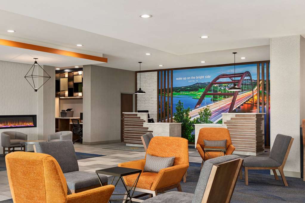 La Quinta Inn & Suites by Wyndham Austin South - photo 4