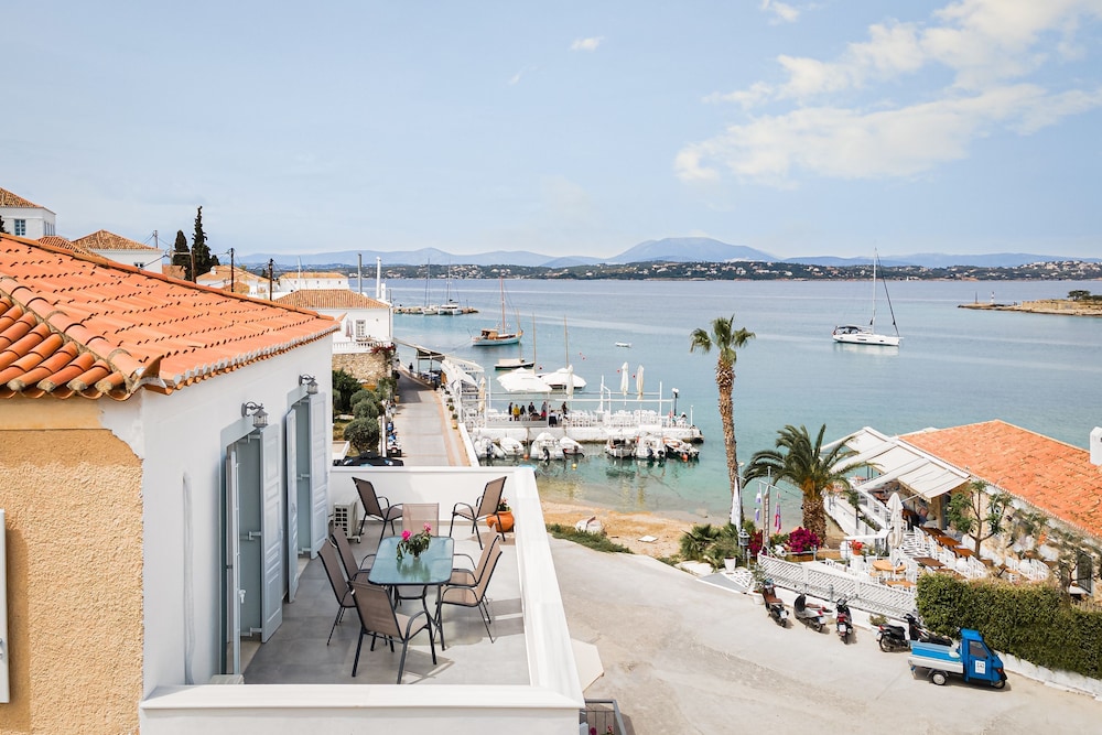 Old Port Spetses Mansion — 5-Star Luxury Hotel in Spetses, Greece