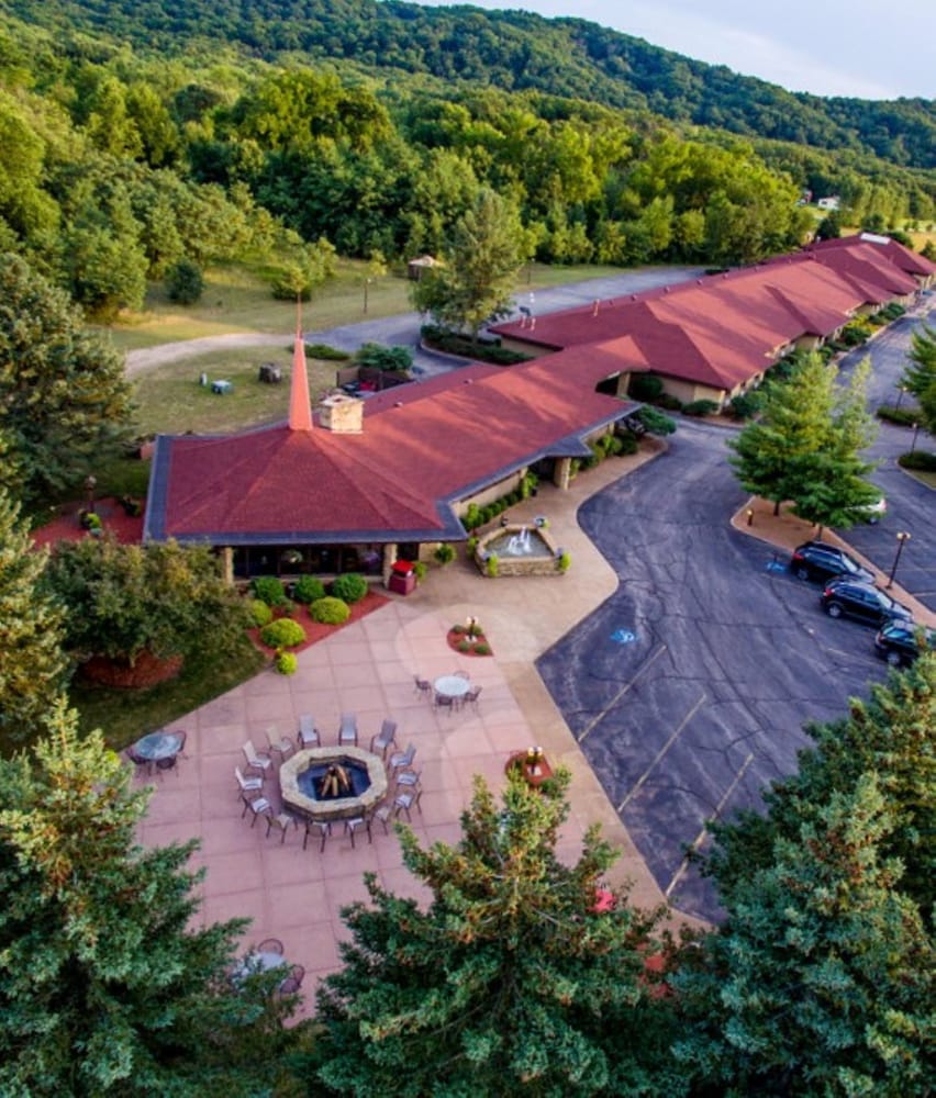 Spring Valley Inn - carbon neutral hotel in Spring Green
