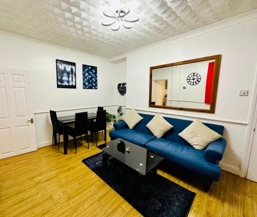 3 Bed House in Reading — 4-Star Luxury Hotel in Reading, United Kingdom