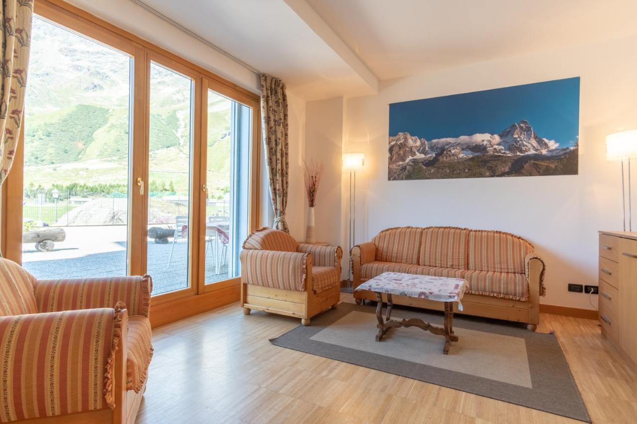 Monte Cervino Apartment As21 — 4-Star Luxury Hotel in Valtournenche, Italy