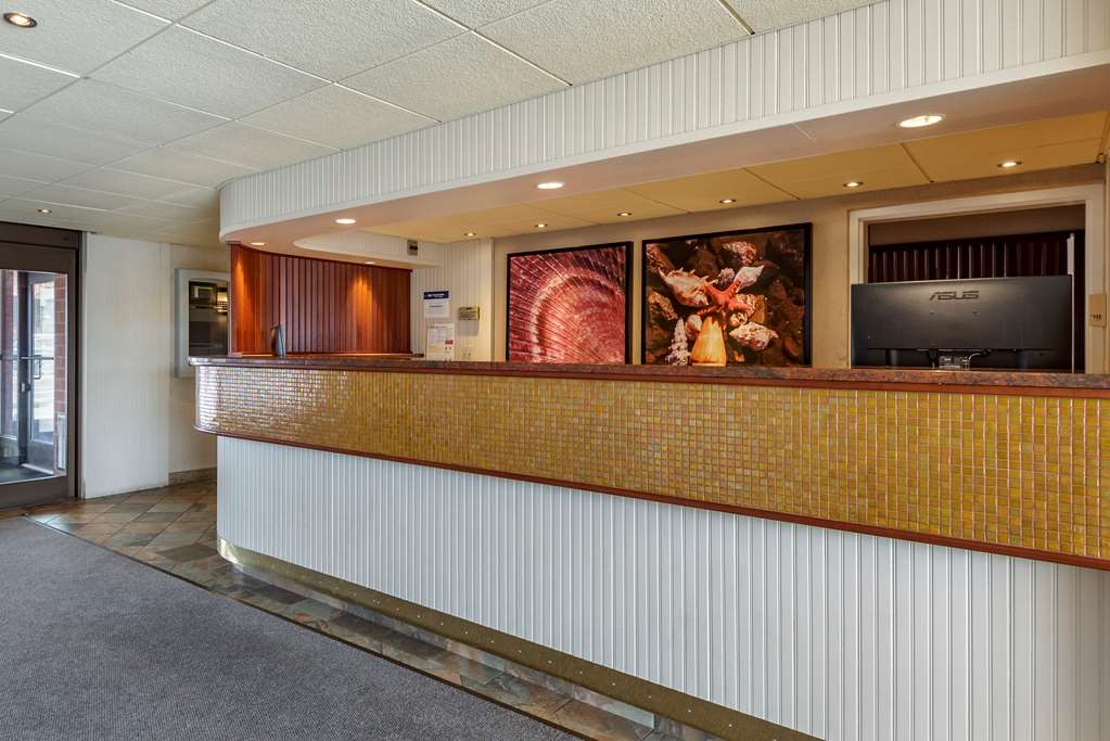 Best Western Plus Oswego Hotel and Conference Center - photo 10