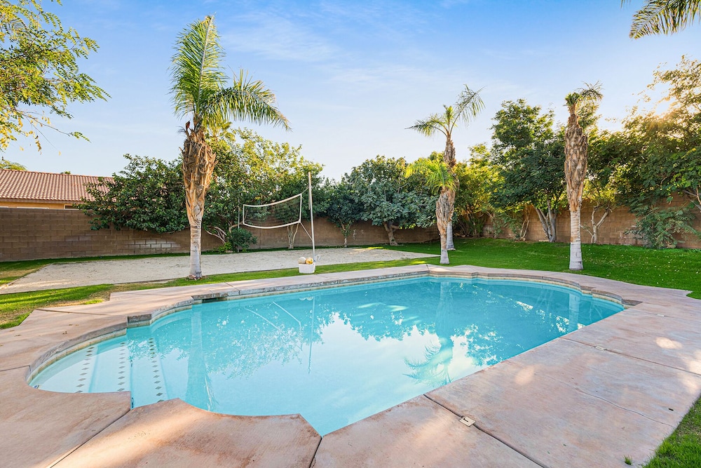 Antigua Villa Sleek and Spacious w Private Pool — 4-Star Luxury Hotel in Indio, United States