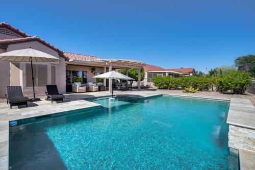 Near Golf Courses Surprise Home with Private Pool — 4-Star Luxury Hotel in Surprise, United States