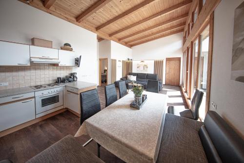 Alpenapart Grüner — 4-Star Luxury Hotel in Laengenfeld, Austria