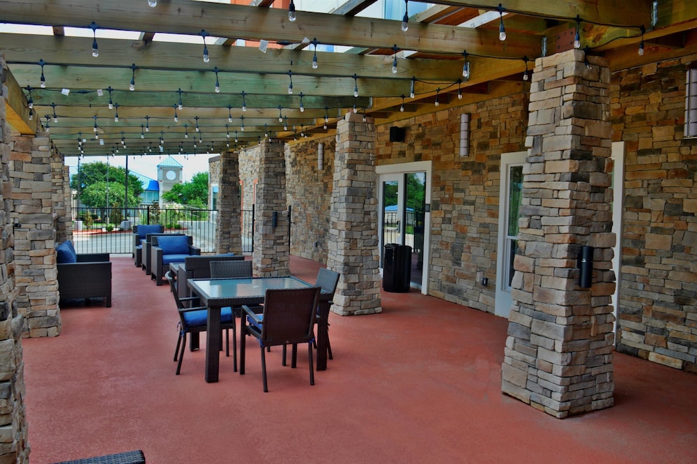 Del Mar Airport Inn & Suites - photo 20