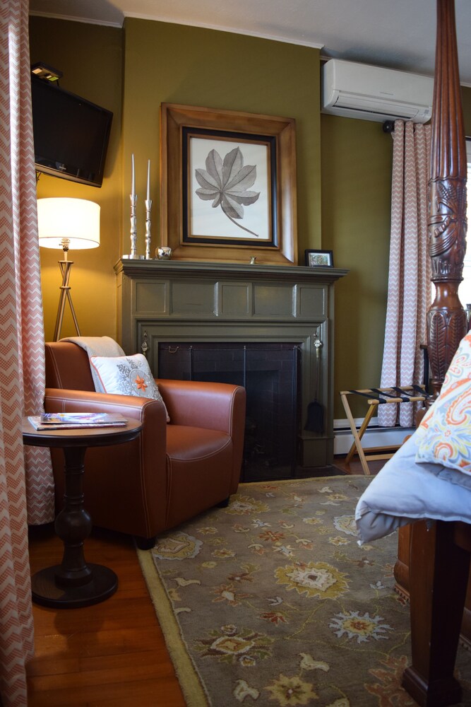 The Applewood Manor - photo 16