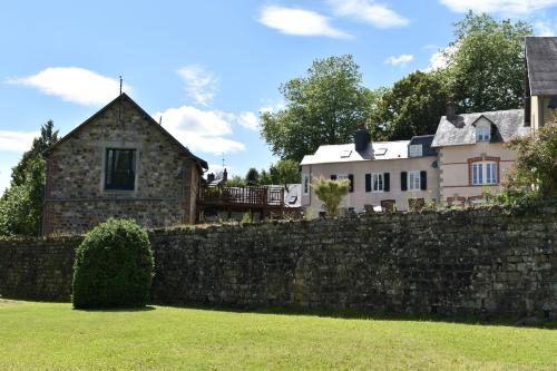 Gites in Le Neufbourg Mortain — hotel in Ernee