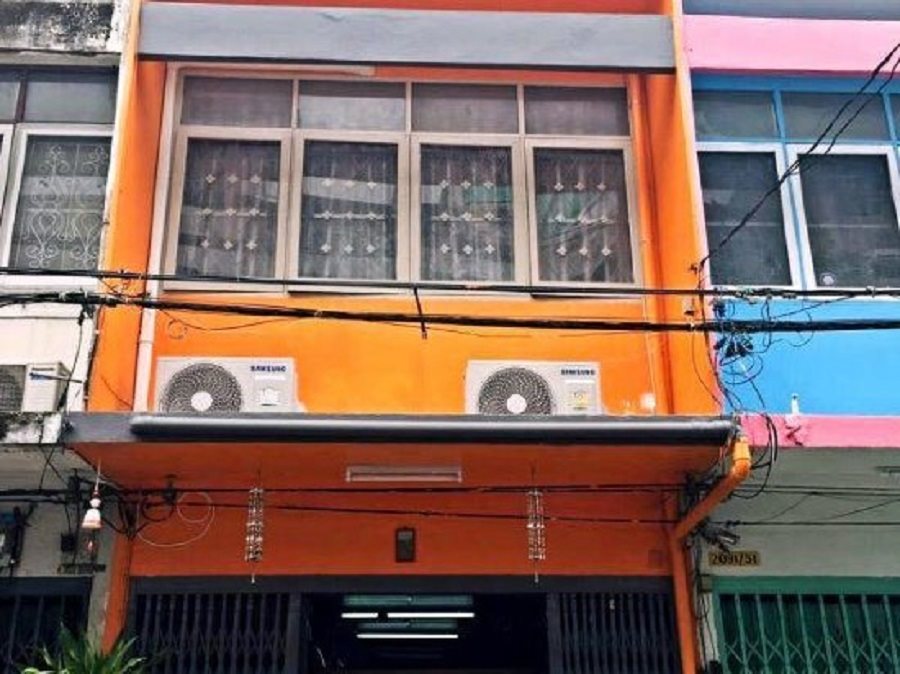 Luck Bird Inn - carbon neutral hotel in Bangkok