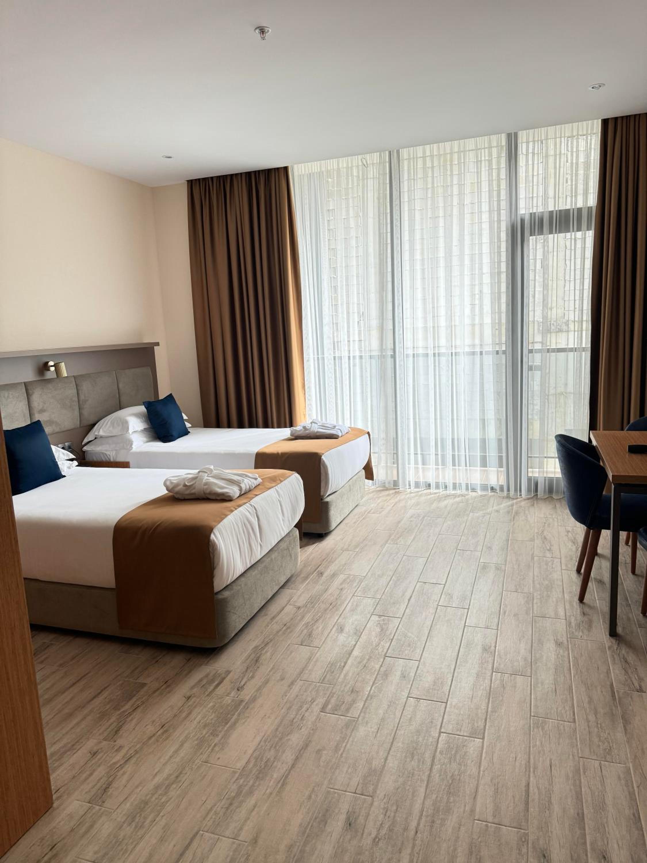 New wave apart hotel
