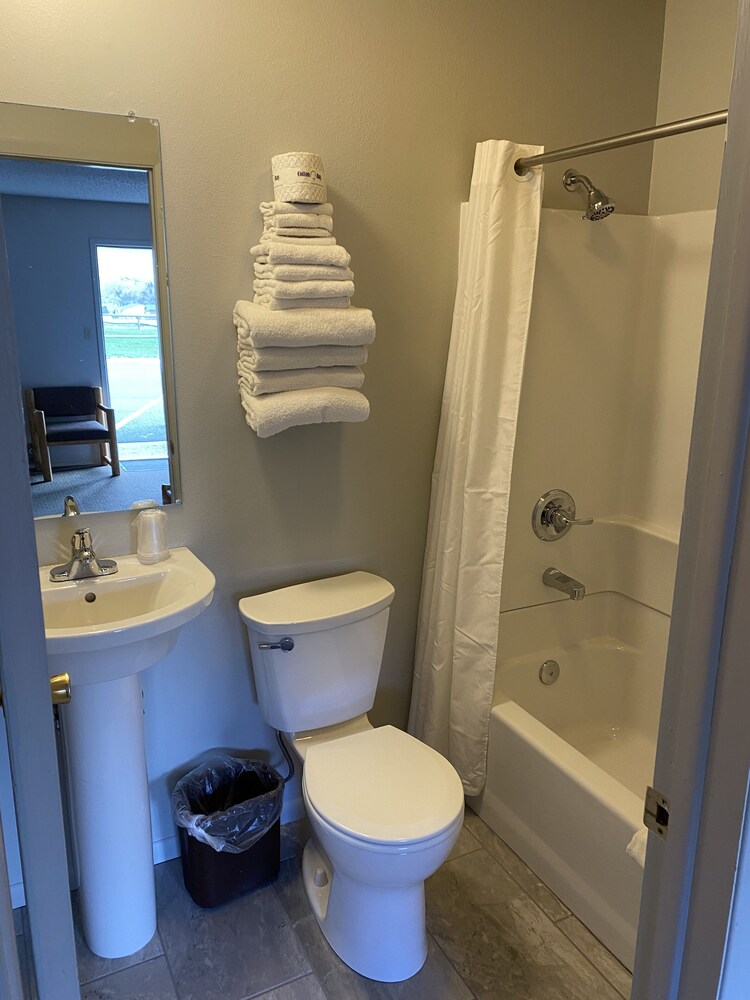 Green Creek Inn and RV Park - photo 22