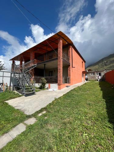 Wander Kazbegi Hotel - last minute hotel in Step'antsminda