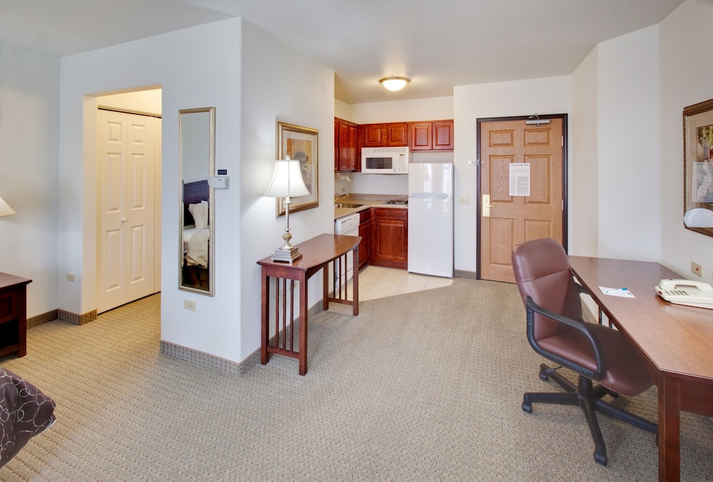 Staybridge Suites Rockford by IHG - photo 25