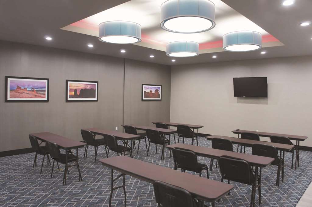 La Quinta Inn & Suites by Wyndham Kanab - photo 55