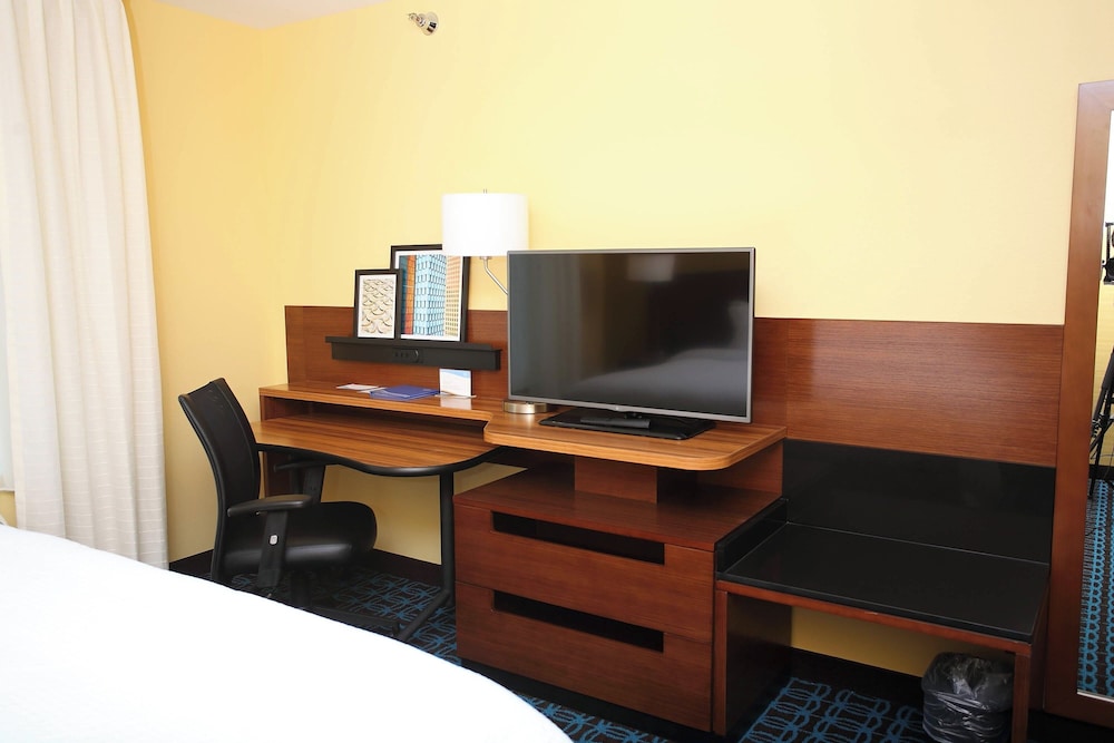 Fairfield Inn & Suites East Grand Forks - photo 12