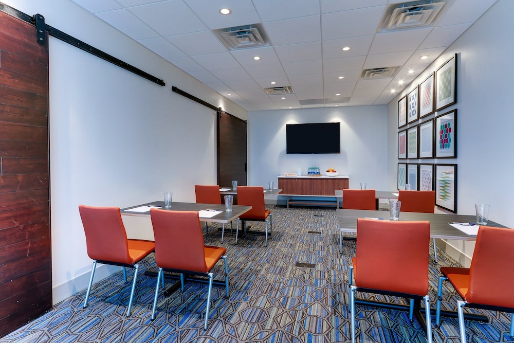 Holiday Inn Express & Suites Middletown Goshen by IHG - photo 68