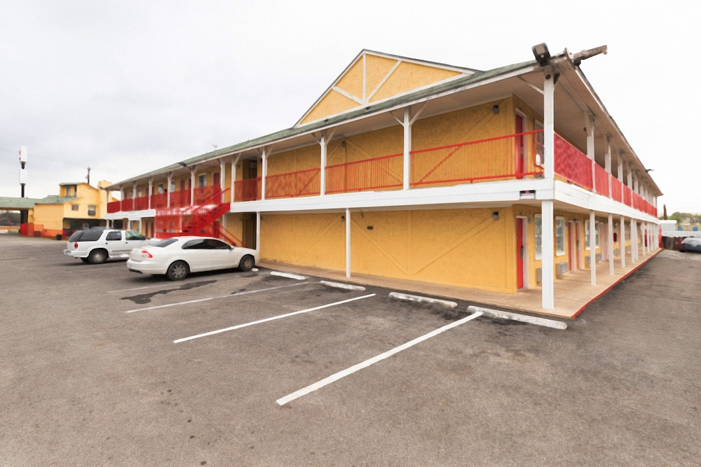 OYO Hotel San Antonio Lackland near Seaworld - photo 31