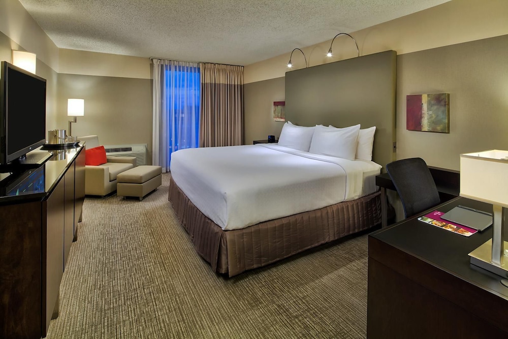 Crowne Plaza Chicago West Loop by IHG - photo 14