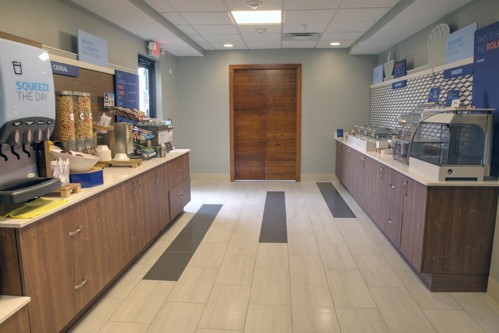 Holiday Inn Express Rochelle by IHG - photo 29