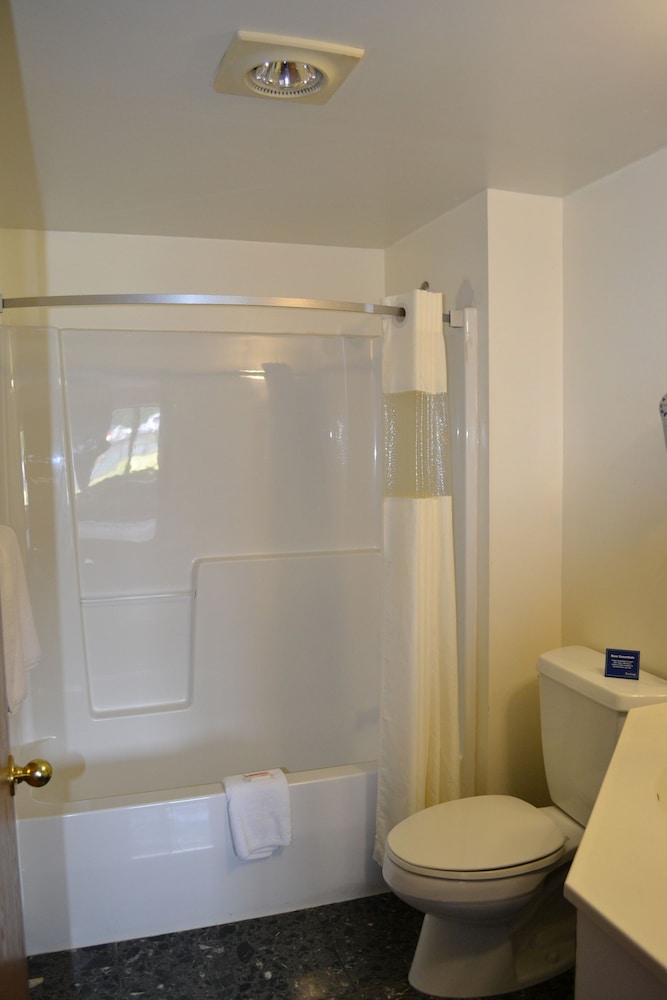 Travelodge by Wyndham Niagara Falls - photo 26
