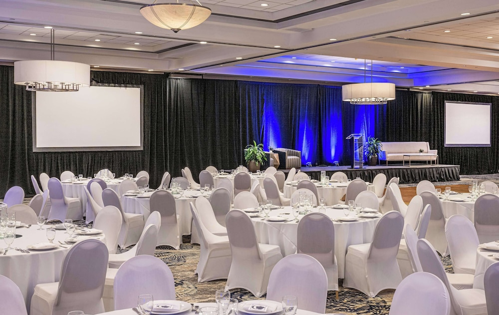 DoubleTree by Hilton Hotel Newark Airport - photo 70