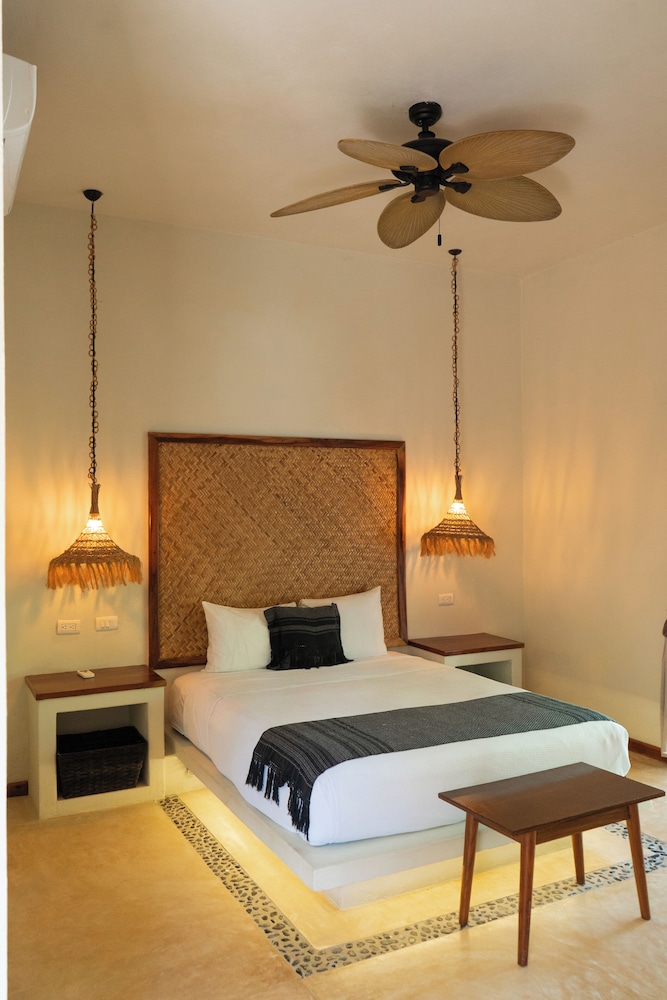 La Puerta Azul Beachfront Adults Only