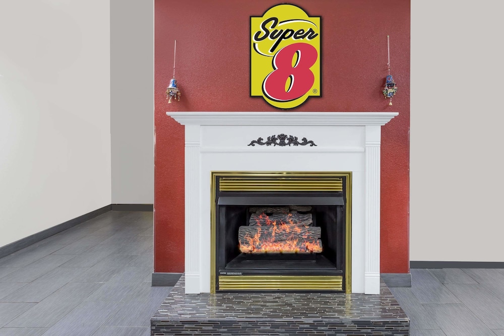 Super 8 by Wyndham Logansport - photo 3