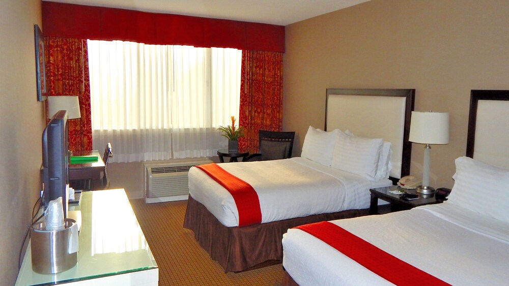 Holiday Inn Hotel & Suites Boston Peabody by IHG - photo 5