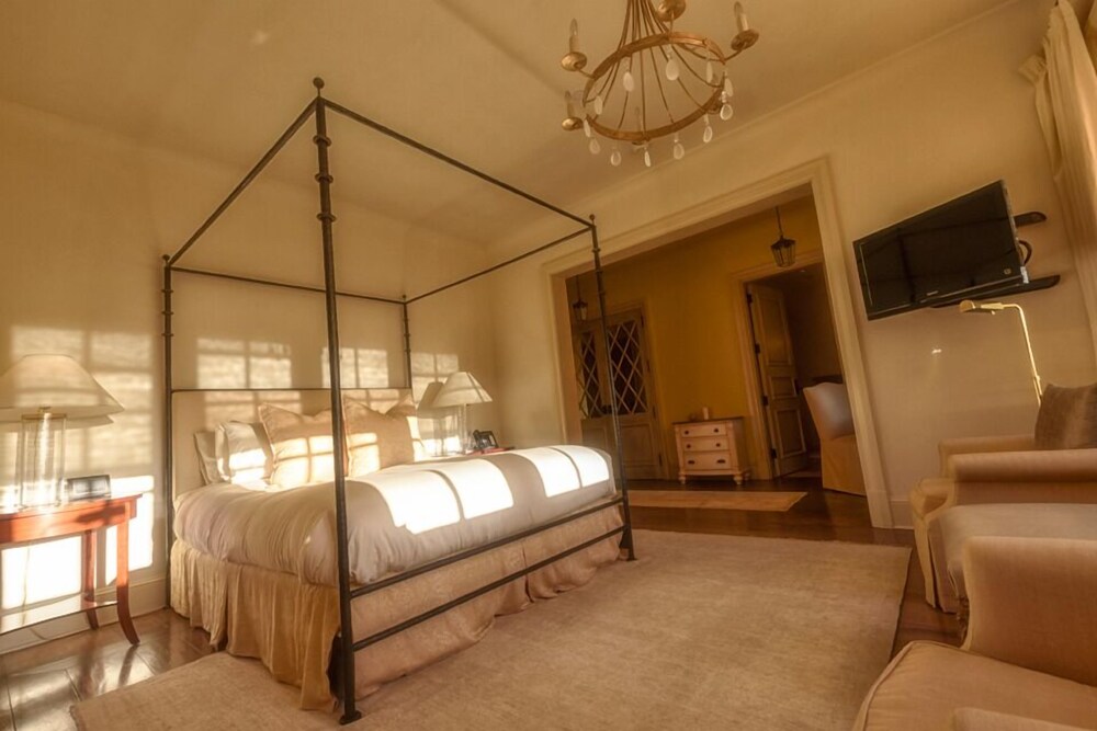 LX1 Chateau D' Renaitre Estate Carmel by the sea - photo 6