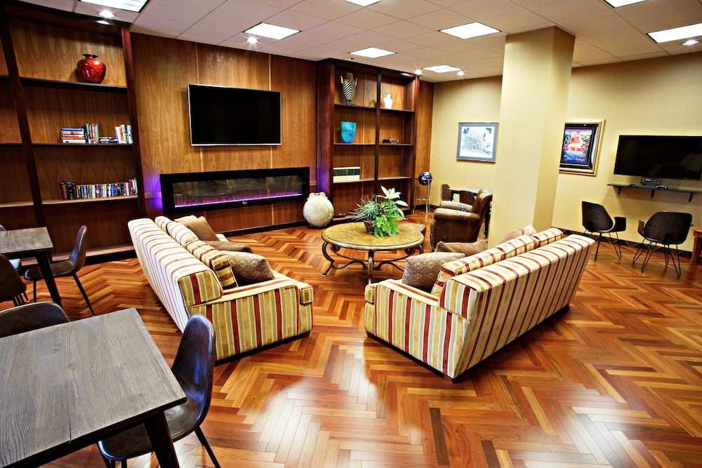 Holiday Inn Express Hotel & Suites Harrisburg West by IHG - photo 30