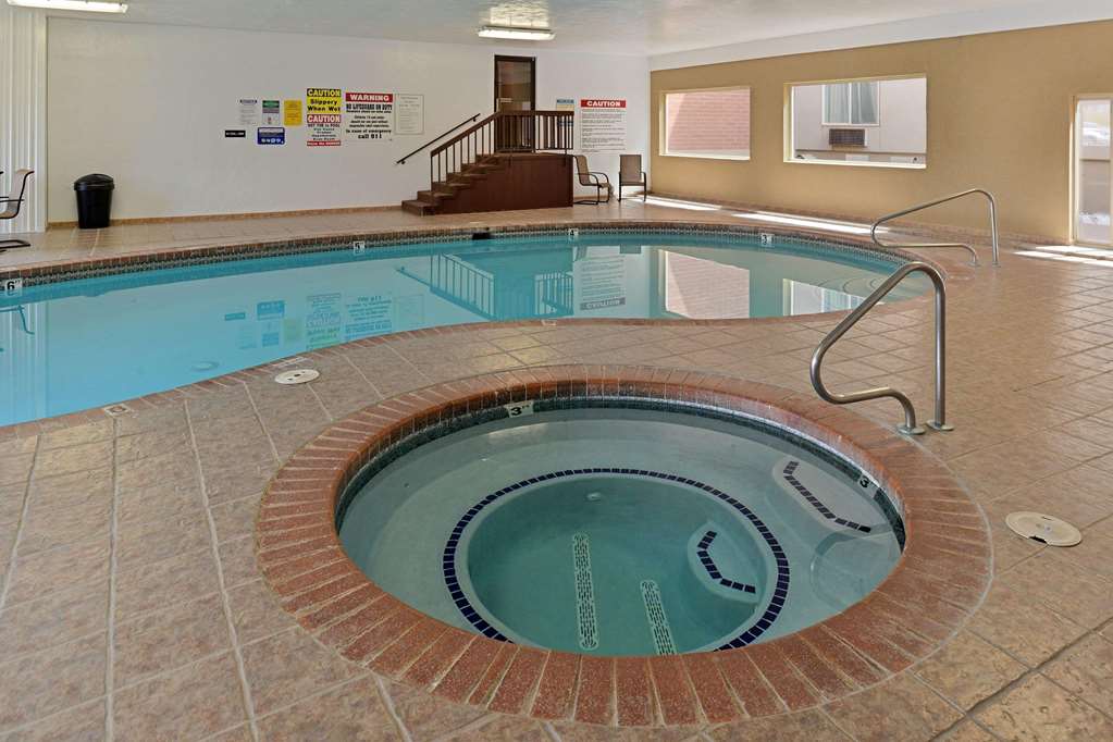 Quality Inn Vernal near Dinosaur National Monument - photo 22