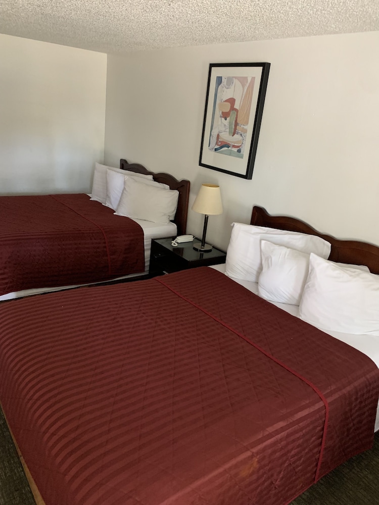 Smokey Point Motor Inn - photo 58