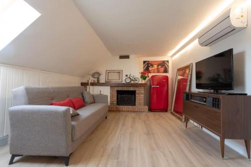 Motor Valley Penthouse B&B Al Caminetto — 4-Star Luxury Hotel in Modena, Italy