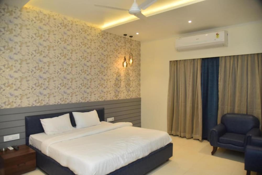 Hotel Mayur — hotel in Raj-Nandgaon